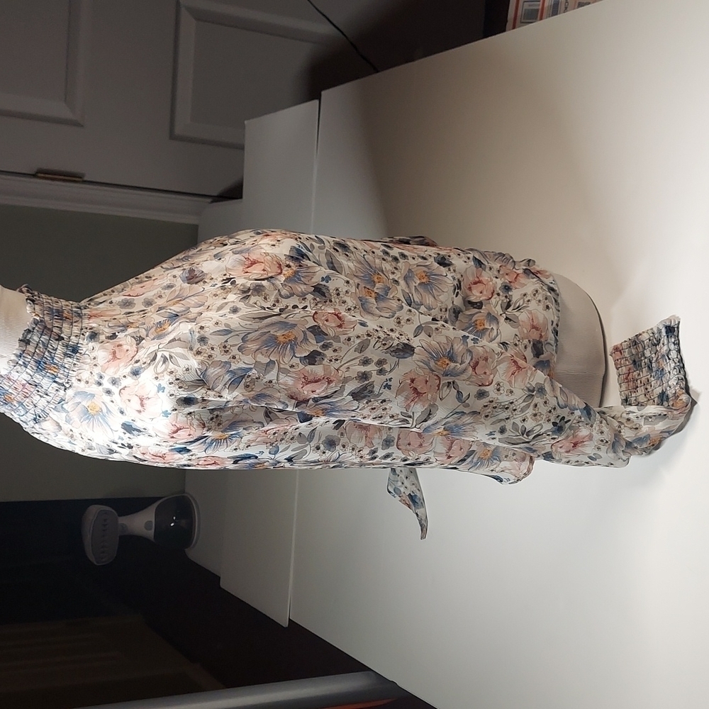 Elan Sheer Floral Blouse  Size M - Picture 7 of 11